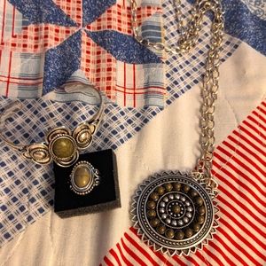 Necklace, bracelet and ring set